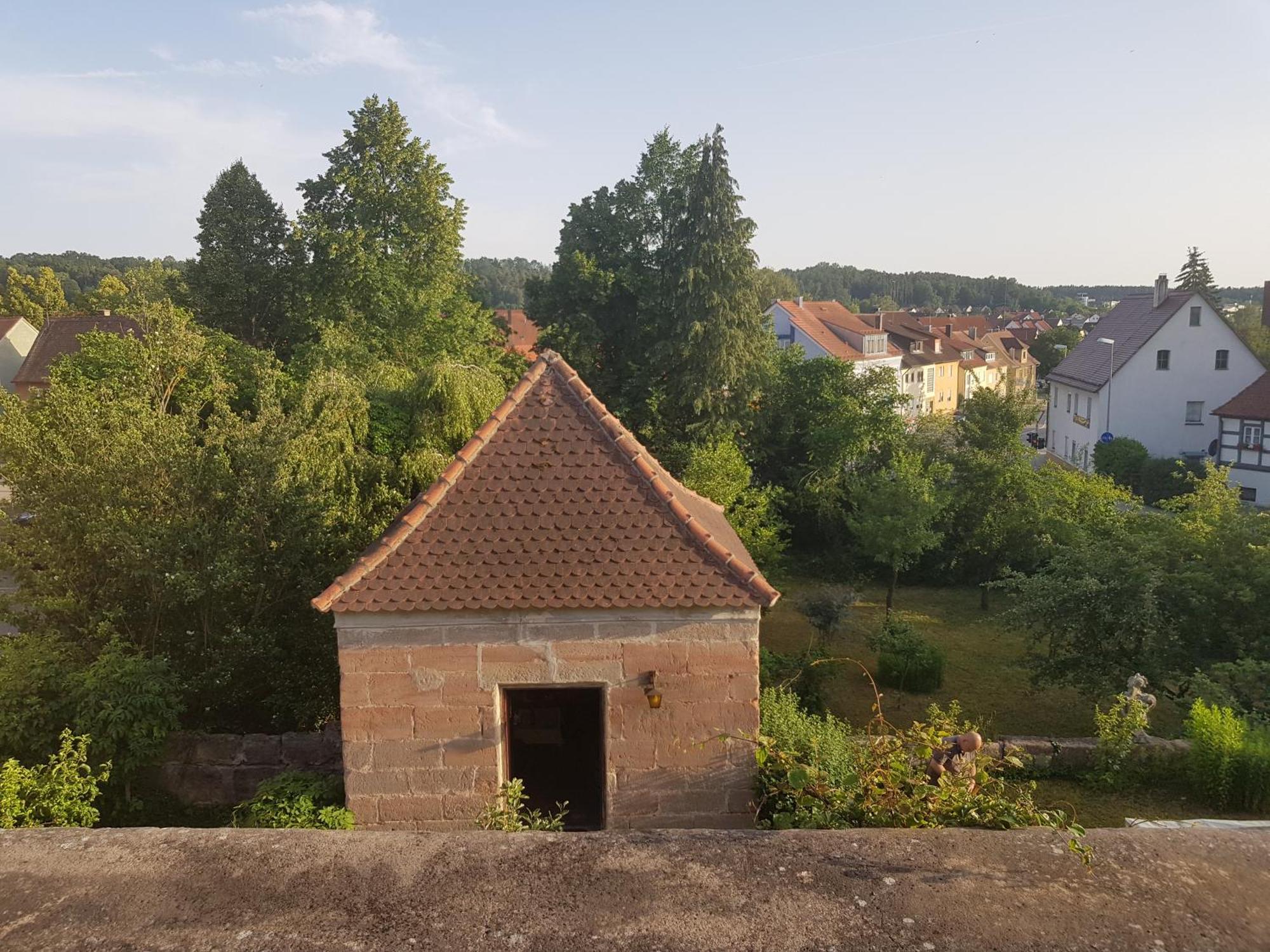 Hotel Garni Und Apartments Zur Krone Hilpoltstein Buitenkant foto