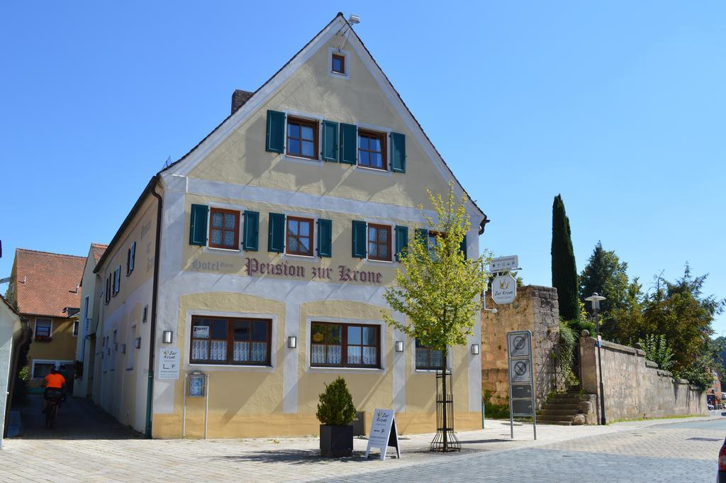 Hotel Garni Und Apartments Zur Krone Hilpoltstein Buitenkant foto